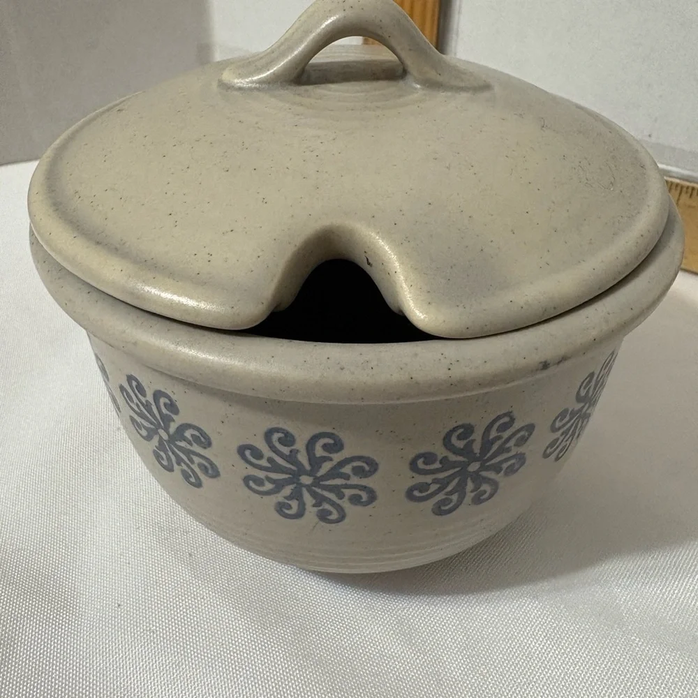 Vintage Pfaltzgraff Folk Art‎ stoneware sugar bowl lid Pottery Gray Blue